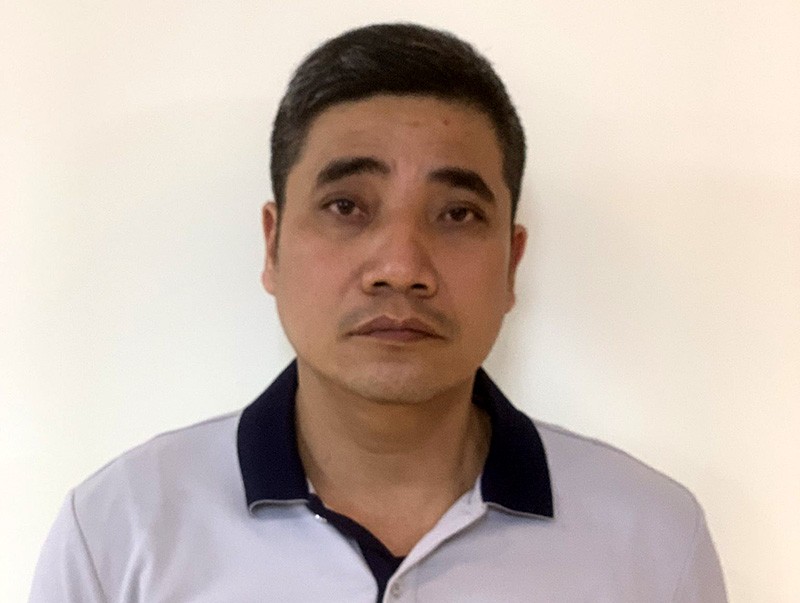 Trần Mạnh Hùng nhân viên cân băng liệu của Nhà máy xi măng Yên Bái, bị khởi tố tội “Vi phạn quy định về an toàn lao động”