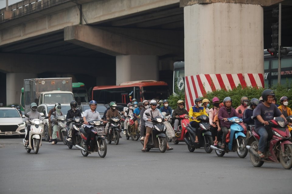 Người dân tất bật quay trở lại Thủ đô sau kỳ nghỉ lễ