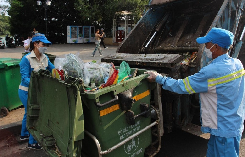 Tăng cường vệ sinh môi trường trong thu gom, vận chuyển rác thải