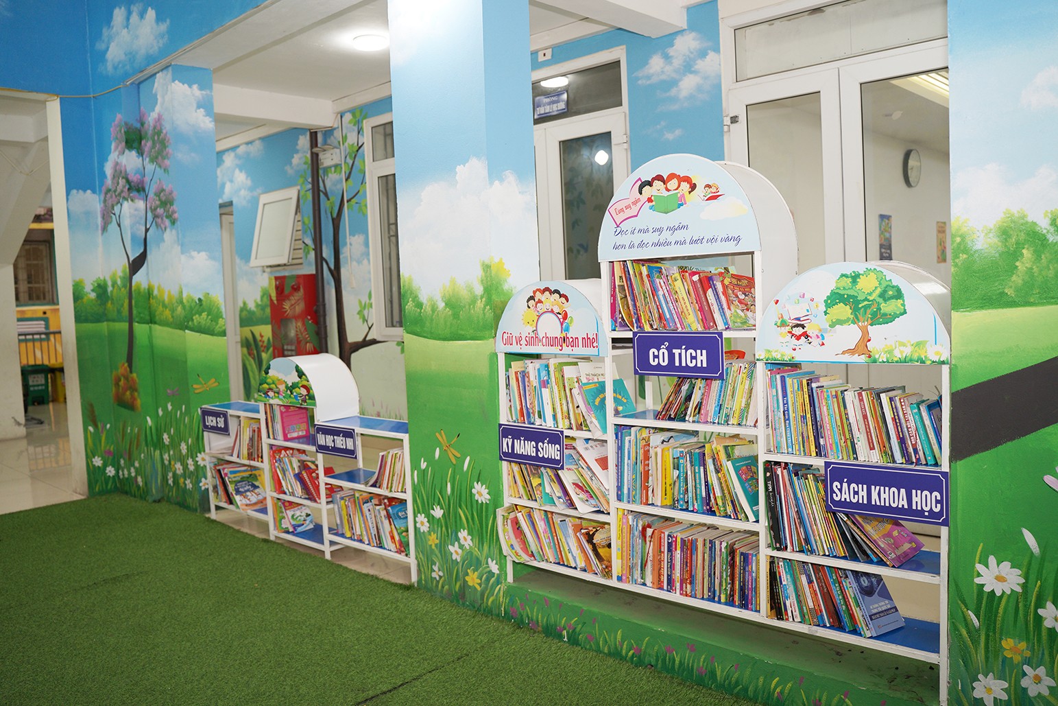 Thư viện mở tại trường Tiểu học Phương Mai sẽ là nơi để học sinh thư giãn, tiếp thu thêm kiến thức