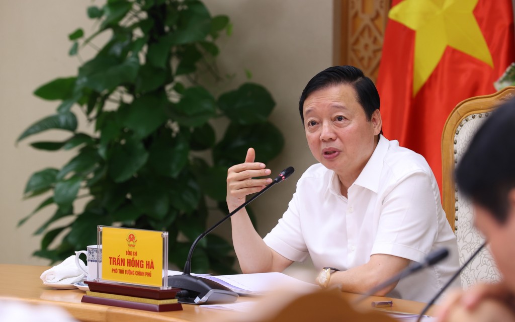 Phó Thủ tướng Trần Hồng Hà cho rằng việc quyết định phương án đầu tư mở rộng đoạn cao tốc TPHCM-Long Thành cần dựa trên tiến độ và hiệu quả kinh tế, từ đó mới có thể triển khai các bước tiếp theo - Ảnh: VGP/MK