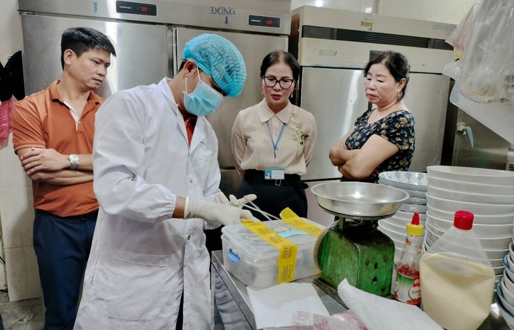 Thủ tướng yêu cầu tăng cường ngăn ngừa, xử lý ngộ độc thực phẩm