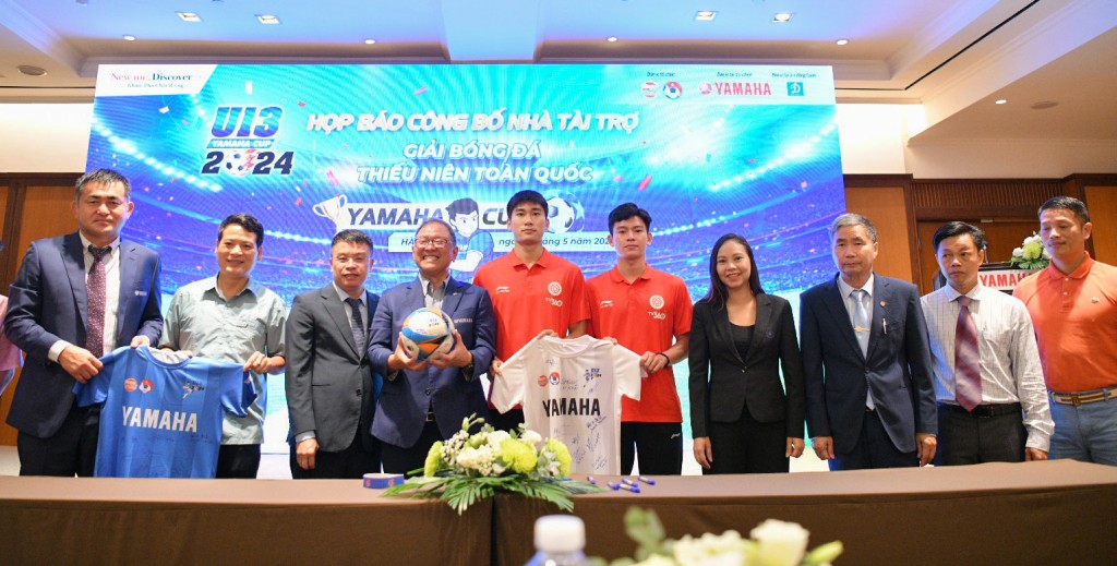 BTC giới thiệu áo đấu và bóng thi đấu chính thức của Giải Bóng đá U13 toàn quốc Yamaha Cup năm 2024