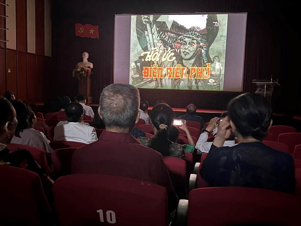Đông đảo khán giả tìm hiểu phim tài liệu về Điện Biên Phủ