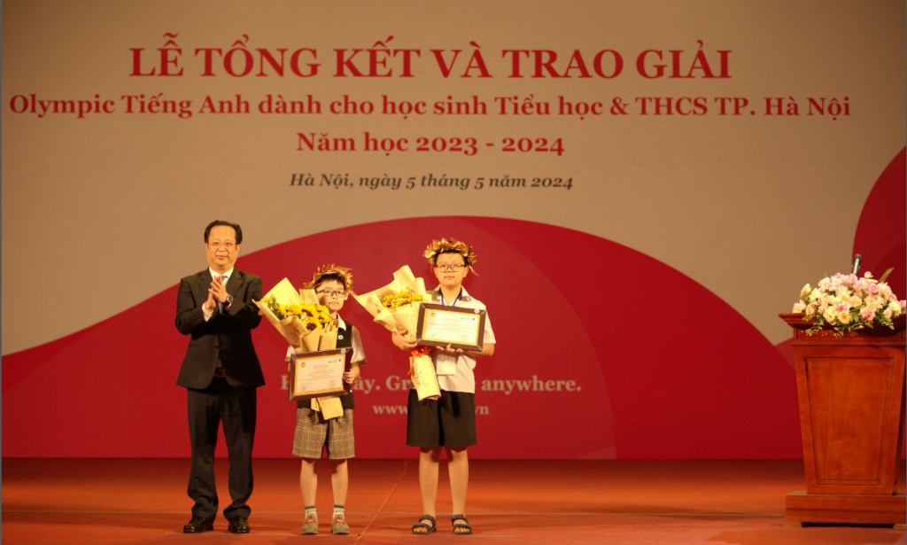 Tổng kết và trao giải cuộc thi Olympic Tiếng Anh cấp Tiểu học, THCS