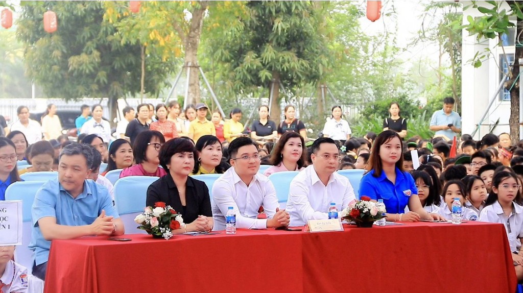 Tưng bừng ngày hội của các em nhỏ Thanh Oai Tưng bừng ngày hội của các em nhỏ Thanh Oai