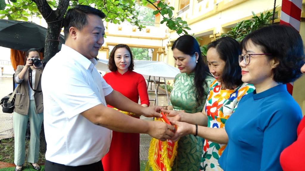 Tưng bừng ngày hội của các em nhỏ Thanh Oai Tưng bừng ngày hội của các em nhỏ Thanh Oai