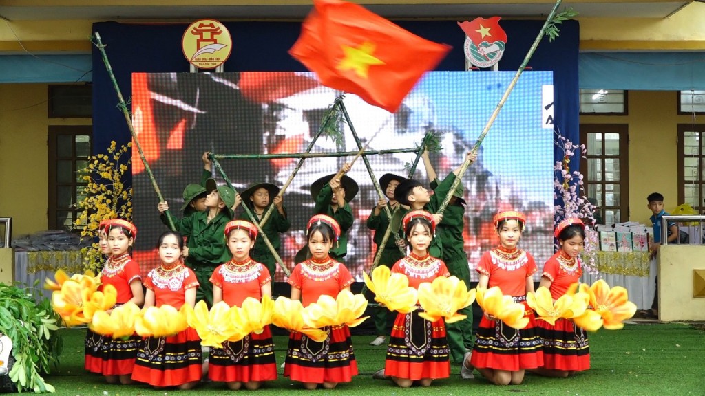 Tưng bừng ngày hội của các em nhỏ Thanh Oai Tưng bừng ngày hội của các em nhỏ Thanh Oai