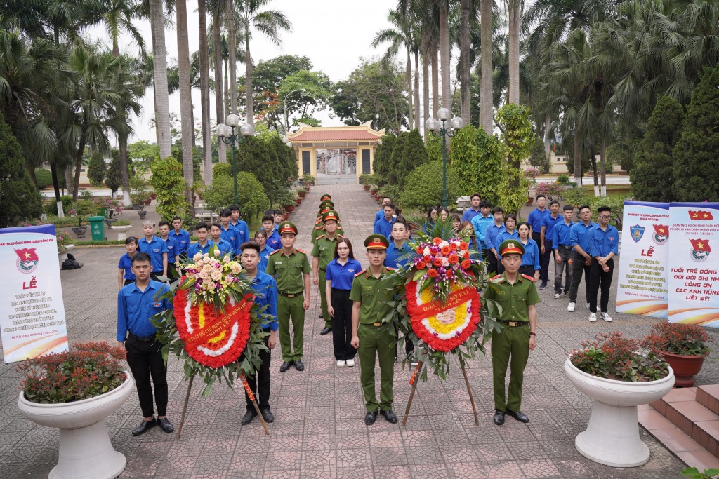 Tuổi trẻ quận Đống Đa dâng hoa, dâng hương tưởng niệm các anh hùng liệt sĩ