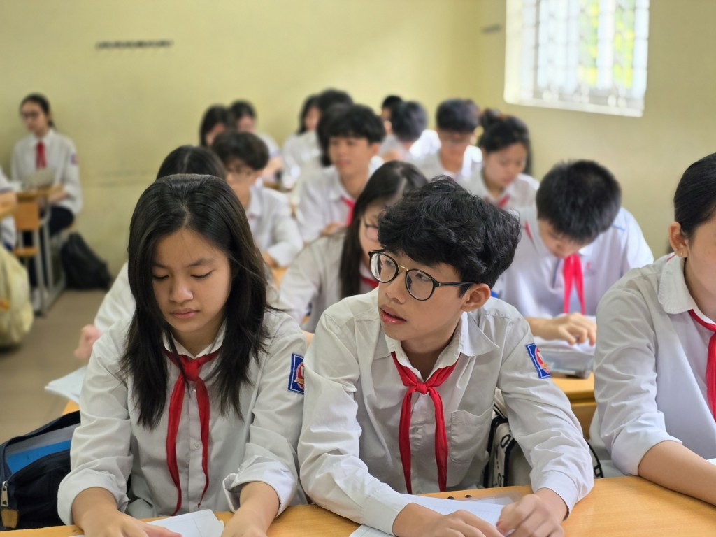 Theo cô Nguyễn Ngọc Anh, đối với câu hỏi về trọng âm, học sinh cần nắm chắc 10 quy tắc trọng âm cơ bản