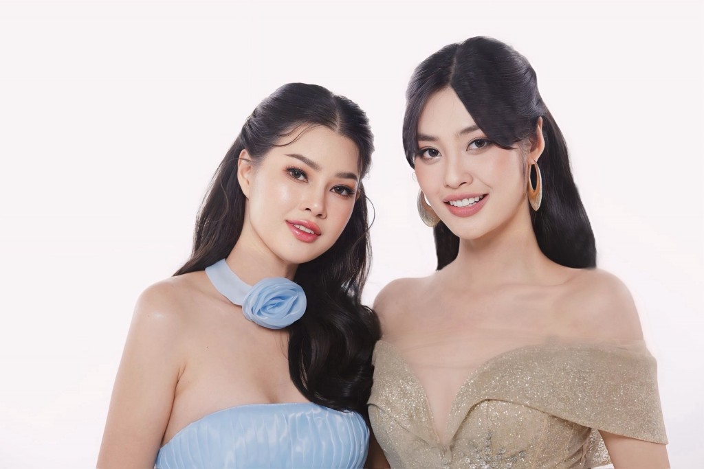 Nông Thuý Hằng cũng gửi đến khán giả bộ ảnh đọ sắc cùng Hoa hậu Hữu nghị Quốc tế Thái Lan 2022 - Pear Kotchapan Paitoon