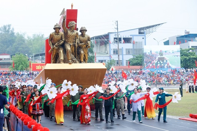 Kề vai, sát cánh lập nên những kỳ tích "Điện Biên Phủ mới"