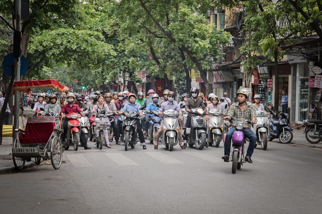 Xe máy là phương tiện di chuyển được đại đa số người dân Việt Nam lựa chọn.  Ảnh: FE CREDIT.
