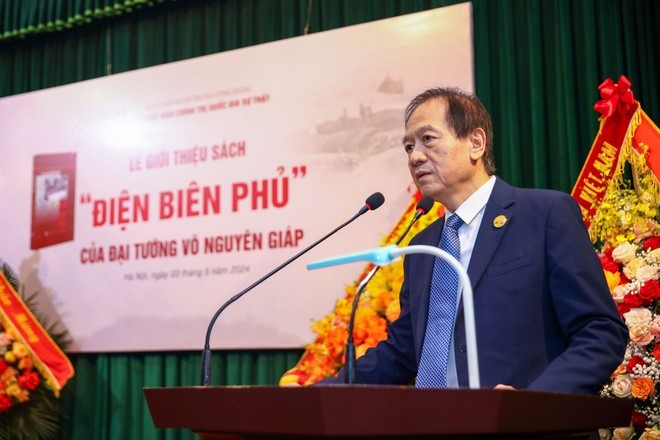 Ông Võ Hồng Nam (con trai Đại tướng Võ Nguyên Giáp) phát biểu tại lễ ra mắt sách “Điện Biên Phủ”