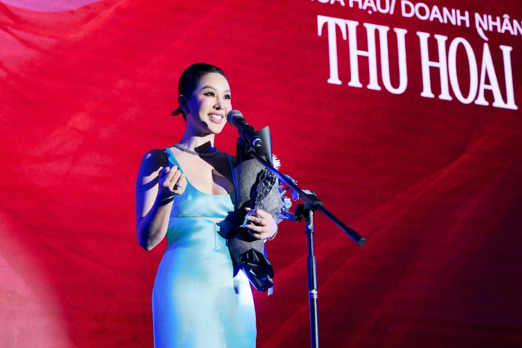Hoa hậu Thu Hoài phát biểu tại sự kiện