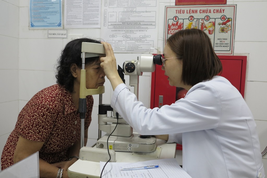 Tổ chức khám miễn phí các bệnh về mắt cho người cao tuổi huyện Ứng Hòa - Tin tức sự kiện - Cổng thông tin điện tử Sở y tế Hà Nội