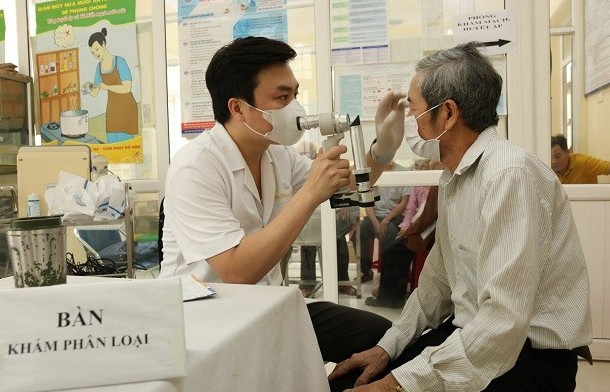 Khám miễn phí các bệnh về mắt, tai mũi họng cho người cao tuổi