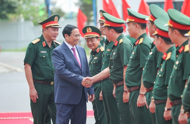 Thủ tướng Phạm Minh Chính tới thăm, làm việc với Binh đoàn 12-Tổng Công ty Xây dựng Trường Sơn và Hội Truyền thống Trường Sơn-Đường Hồ Chí Minh Việt Nam - Ảnh: VGP/Nhật Bắc