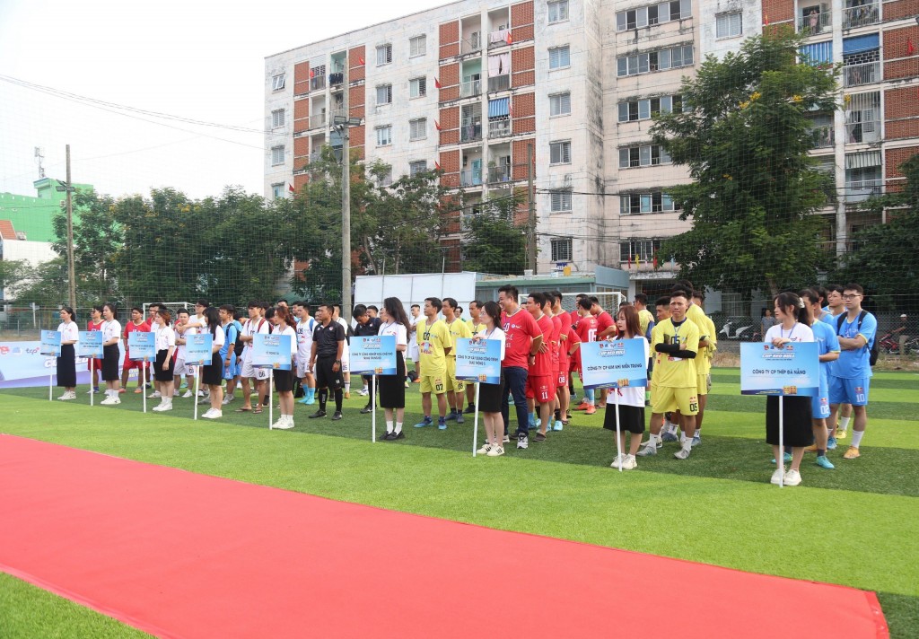 Tại ngày hội, các thanh niên công nhân được tham gia các hoạt động văn hóa, thể thao 