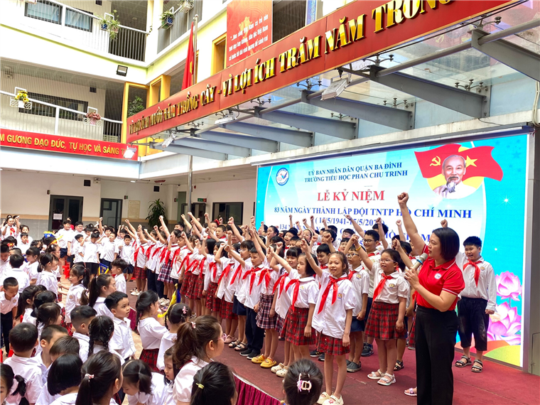 Trường Tiểu học Phan Chu Trinh (Ba Đình) đã tổ chức nhiều hoạt động ý nghĩa nhằm hướng tới Ngày thành lập Đội
