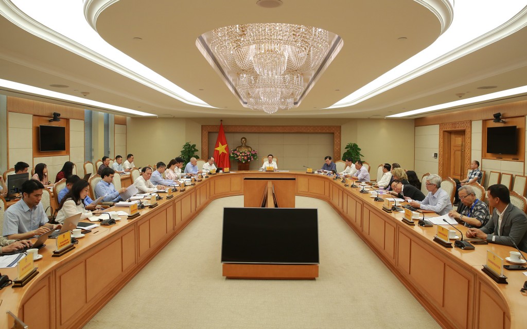 Phó Thủ tướng Trần Hồng Hà khẳng định, Quy hoạch Điện 8 không giới hạn năng lượng tái tạo khi thay thế và đáp ứng được tiêu chí kỹ thuật thay thế cho những nguồn năng lượng khác, giá thành phù hợp - Ảnh: VGP/Minh Khôi