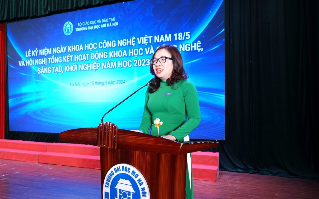 PGS.TS Nguyễn Thị Nhung, Hiệu trưởng Trường Đại học Mở Hà Nội