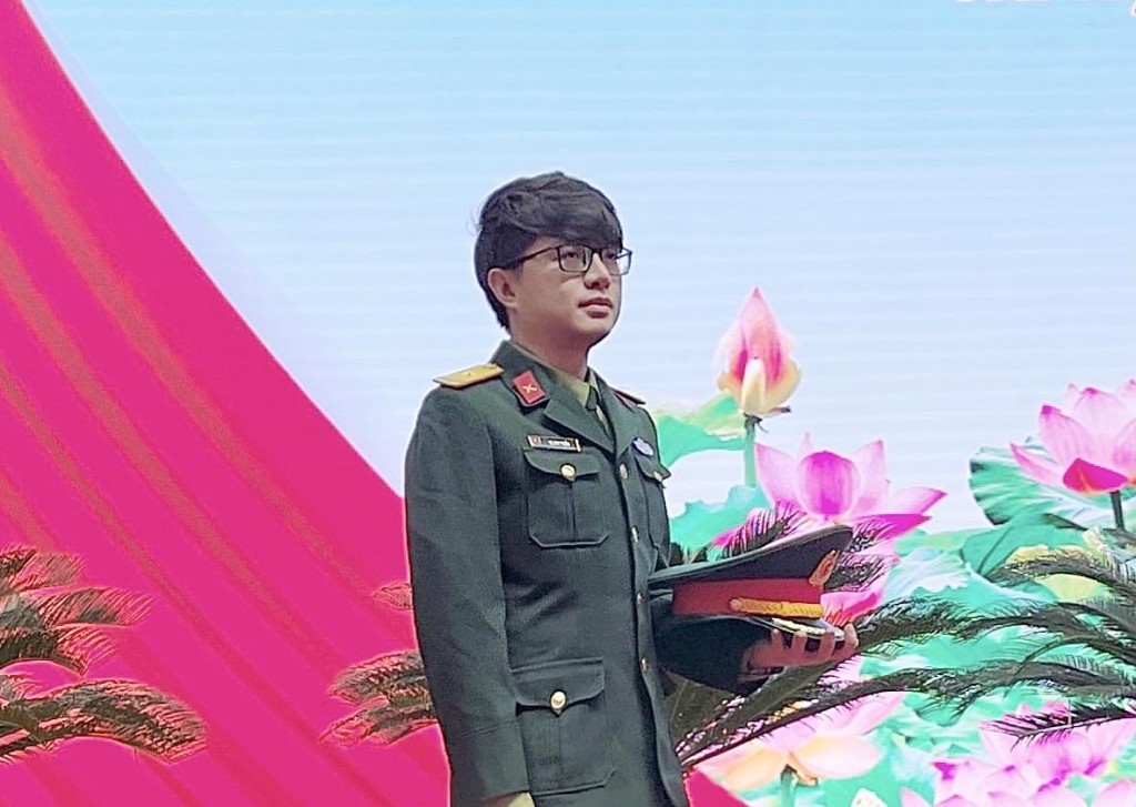 Nhạc sĩ Tạ Duy Tuấn luôn trăn trở những để viết những ca khúc về Đảng và Bác Hồ kính yêu
