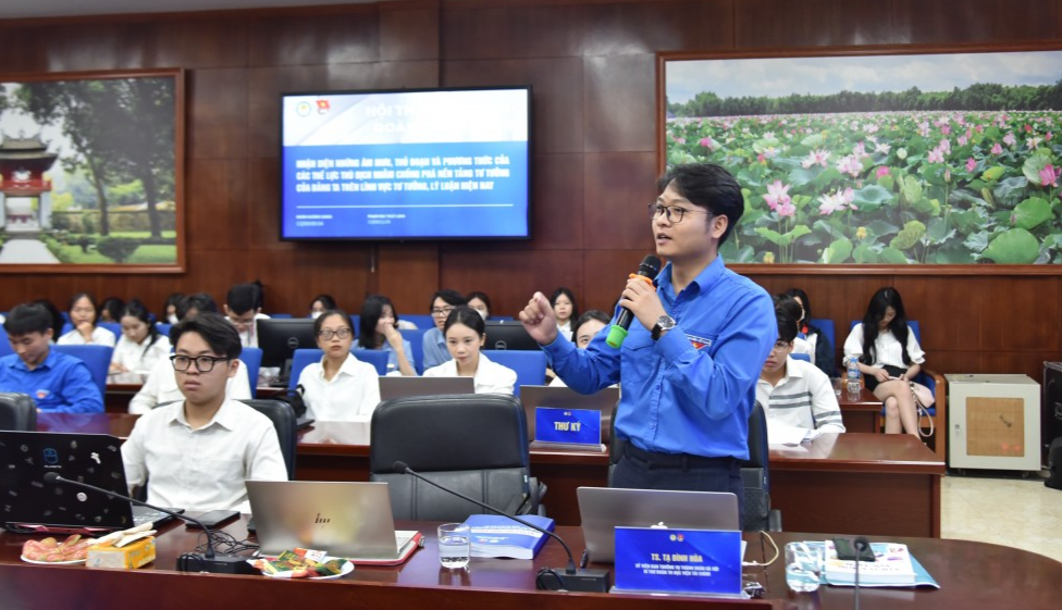 TS Tạ Đình Hoà, Ủy viên Ban Thường vụ Thành đoàn Hà Nội, Bí thư Đoàn Thanh niên Học viện Tài chính TS Tạ Đình Hoà, Ủy viên Ban Thường vụ Thành đoàn Hà Nội, Bí thư Đoàn Thanh niên Học viện Tài chính