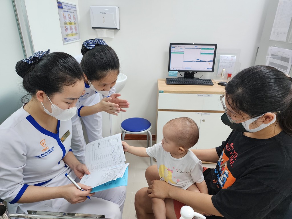 Năm 2019, VNVC là đơn vị đầu tiên tại Việt Nam triển khai tiêm vaccine phế cầu Prevenar 13 (ảnh: VNVC)