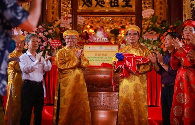 Nghiên cứu văn hóa cội nguồn và tôn vinh Hùng Vương