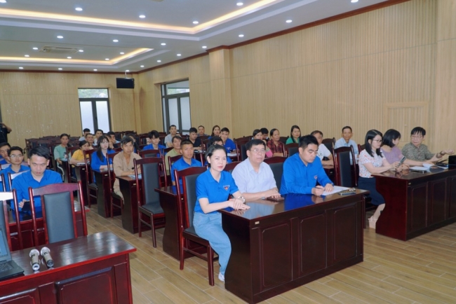 Trang bị kiến thức phát triển kinh tế cho thanh niên nông thôn