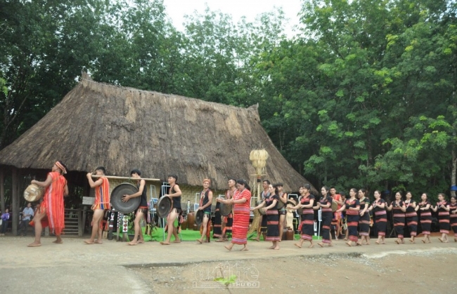 Kon Tum: Công nhận làng du lịch cộng đồng Đăk Răng