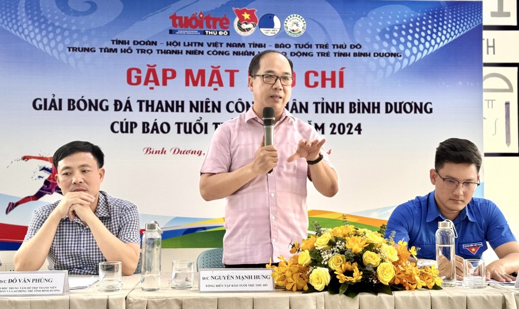 Đồng chí Nguyễn Mạnh Hưng, Tổng biên tập Báo Tuổi trẻ Thủ đô - Trưởng ban tổ chức giải chia sẻ tại buổi họp báo