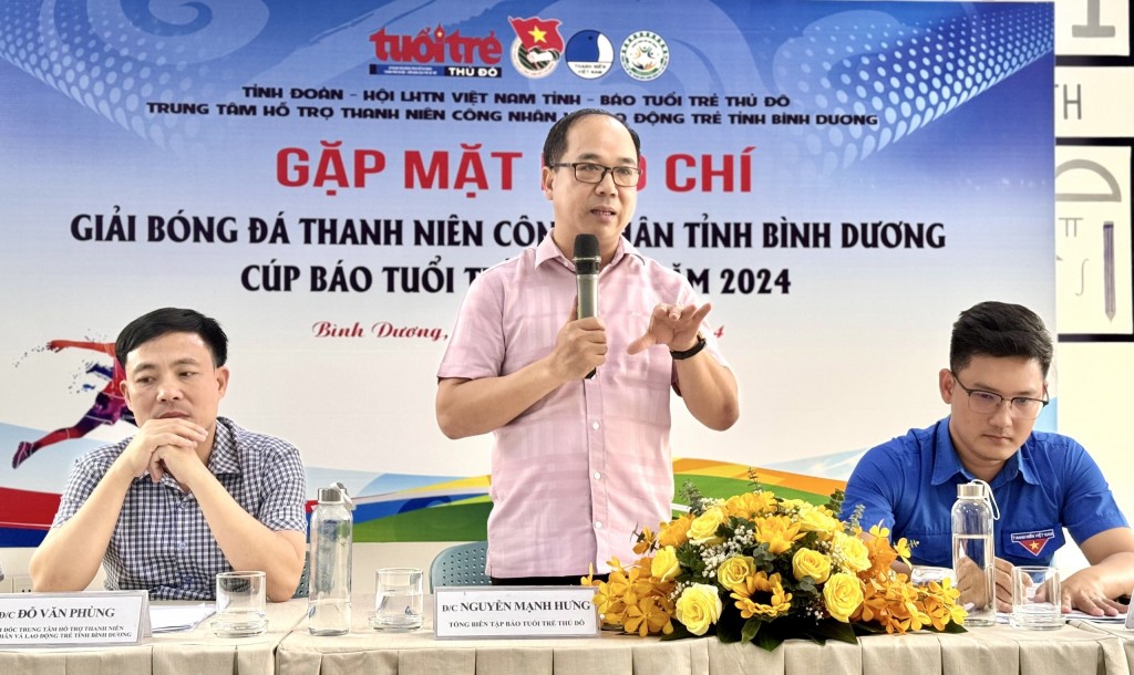Đồng chí Nguyễn Mạnh Hưng, Tổng biên tập Báo Tuổi trẻ Thủ đô - Trưởng ban tổ chức giải chia sẻ tại buổi họp báo