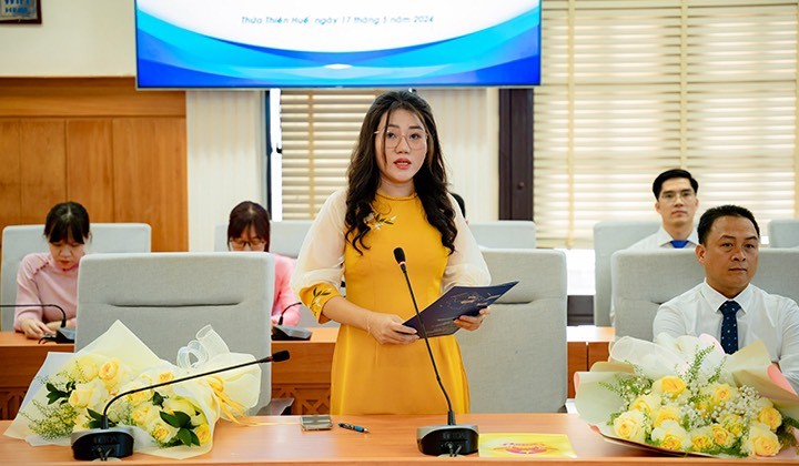 bà Nguyễn Thị Bích Thảo, Giám đốc Trung tâm Xúc tiến Đầu tư, Thương mại và Hỗ trợ doanh nghiệp tỉnh phát biểu nhận nhiệm vụ (Ảnh thuathienhue.gov)