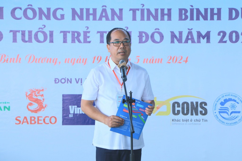 Tổng biên tập báo Tuổi trẻ Thủ đô Nguyễn Mạnh Hưng phát biểu tại Lễ khai mạc
