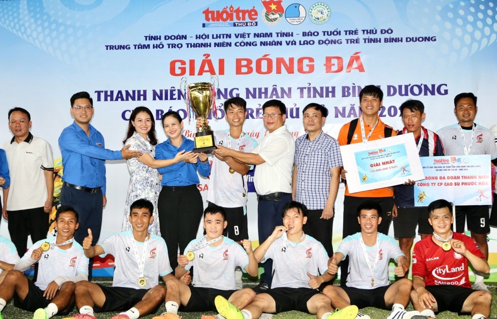 Đội bóng Cao su Phước Hòa đoạt Cúp Báo Tuổi trẻ Thủ đô năm 2024