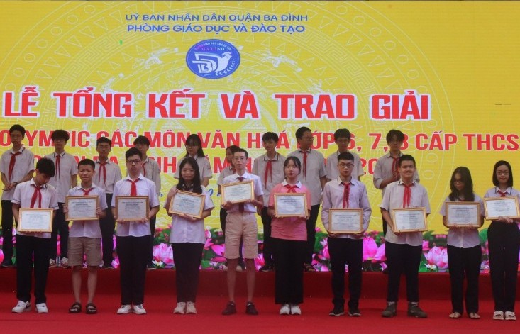 Quận Ba Đình trao 91 giải thi Olympic các môn văn hóa, khoa học