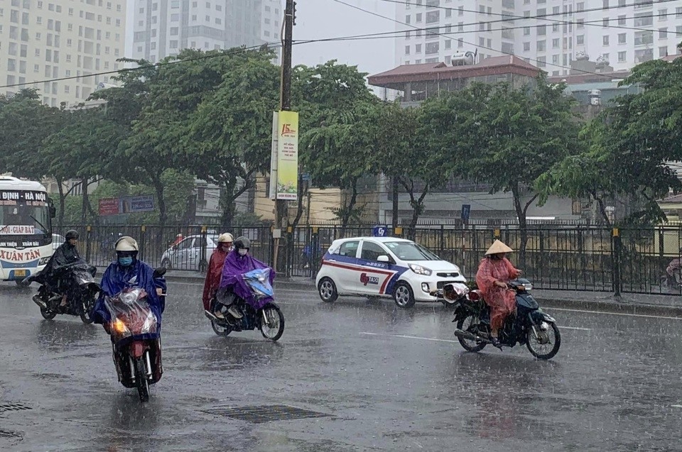 Đông Bắc Bộ và Thủ đô Hà Nội có mưa rào và dông vài nơi