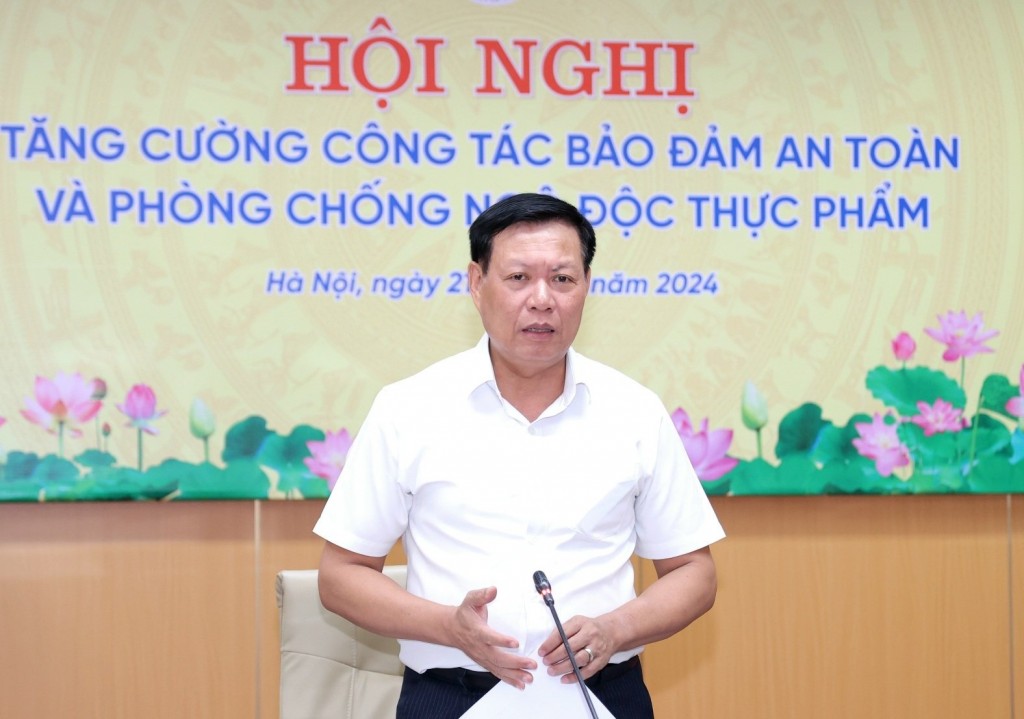 Thứ trưởng Bộ Y tế Đỗ Xuân Tuyên phát biểu tại Hội nghị