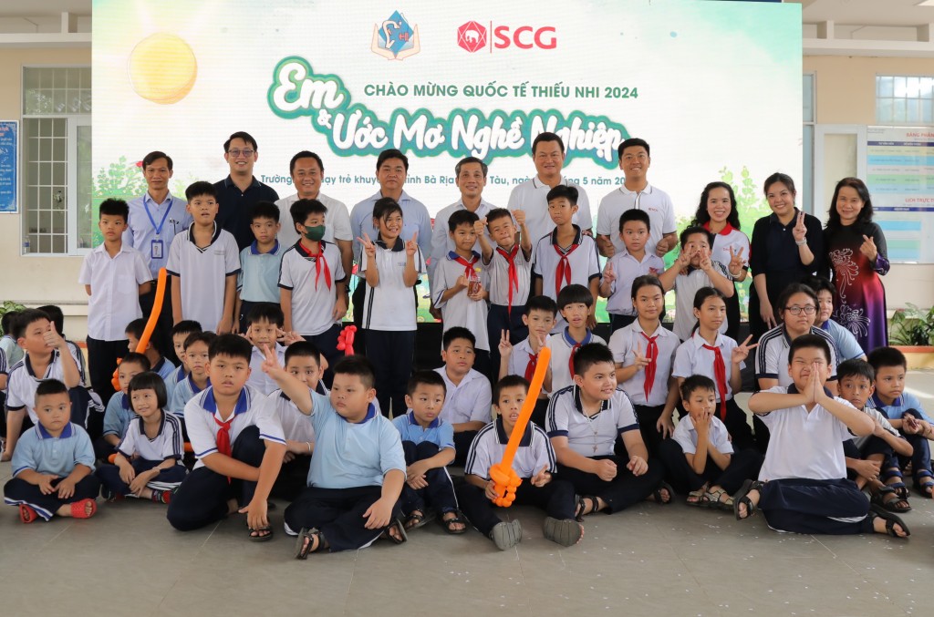 Ngày 21/5, SCG tổ chức Ngày hội quốc tế thiếu nhi tại trường Nuôi dạy trẻ khuyết tật với nhiều hoạt động vui chơi và trao thưởng