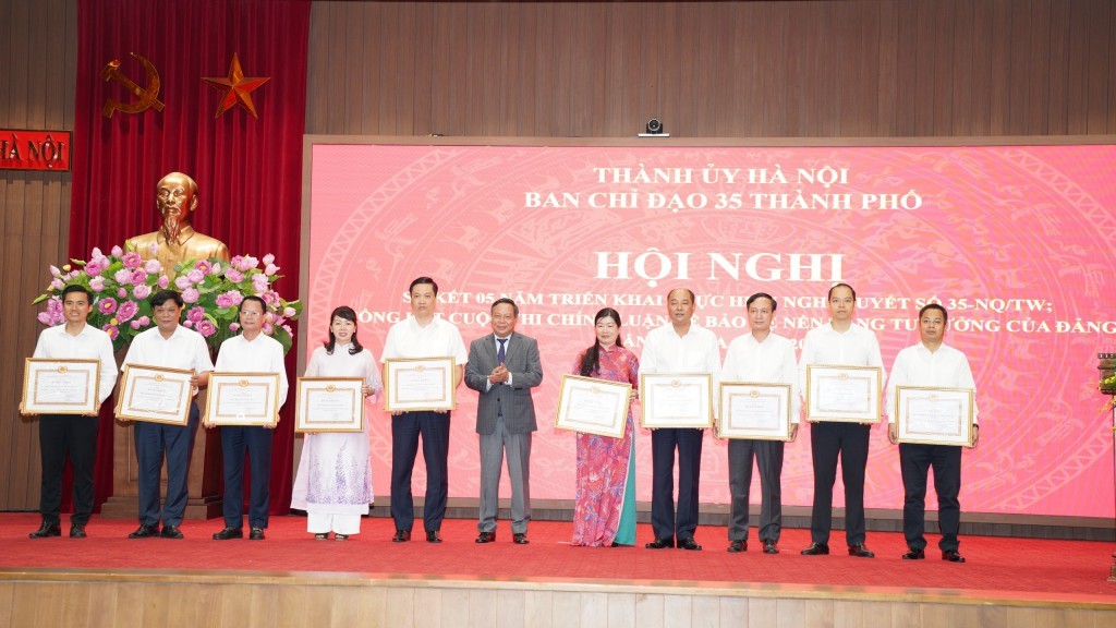 Bài 4: Người trẻ cùng nhân rộng cuộc thi viết chính luận Bài 4: Người trẻ cùng nhân rộng cuộc thi viết chính luận