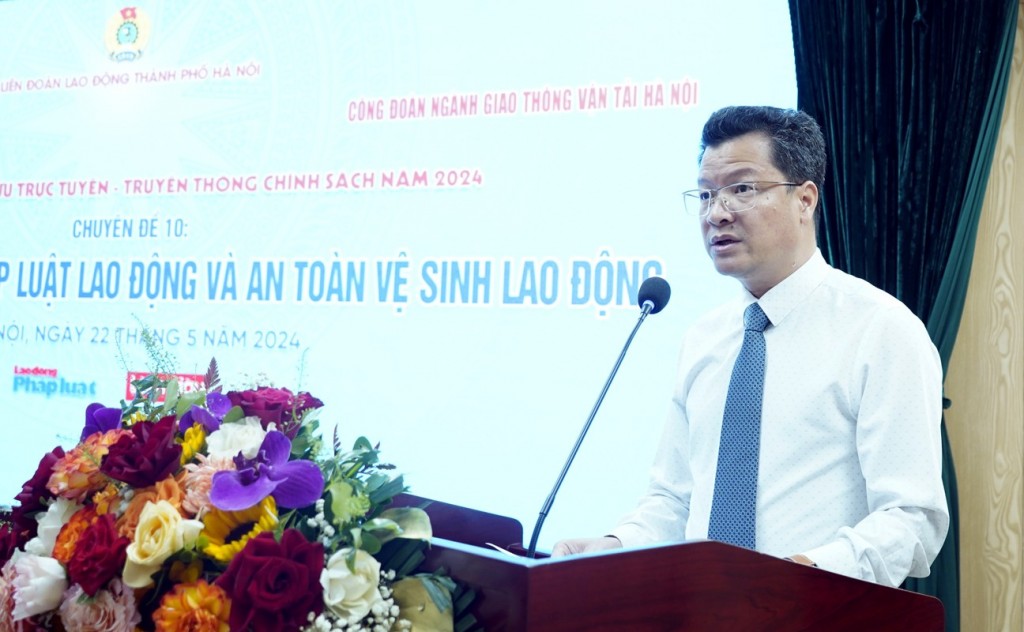 Phó Tổng biên tập Báo lao động Thủ đô Đinh Tuấn Anh phát biểu khai mạc buổi Đối thoại