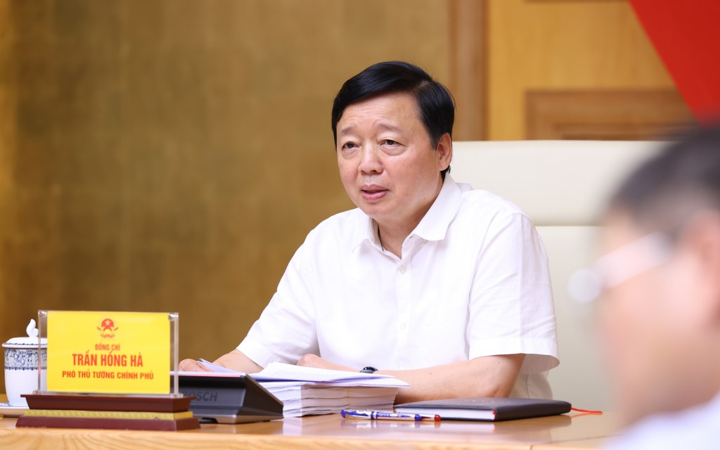 Phó Thủ tướng Trần Hồng Hà yêu cầu cơ quan soạn thảo tập trung làm rõ những nội dung, chính sách mới của Luật Nhà ở được thể chế hóa trong dự thảo Nghị định - Ảnh:VGP/Minh Khôi
