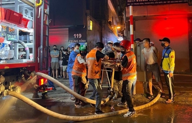 Thủ tướng chỉ đạo khắc phục hậu quả vụ cháy tại phố Trung Kính