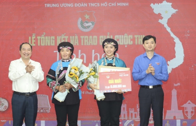 Cô gái dân tộc Bố Y giành giải nhất “Tinh hoa Việt Nam”