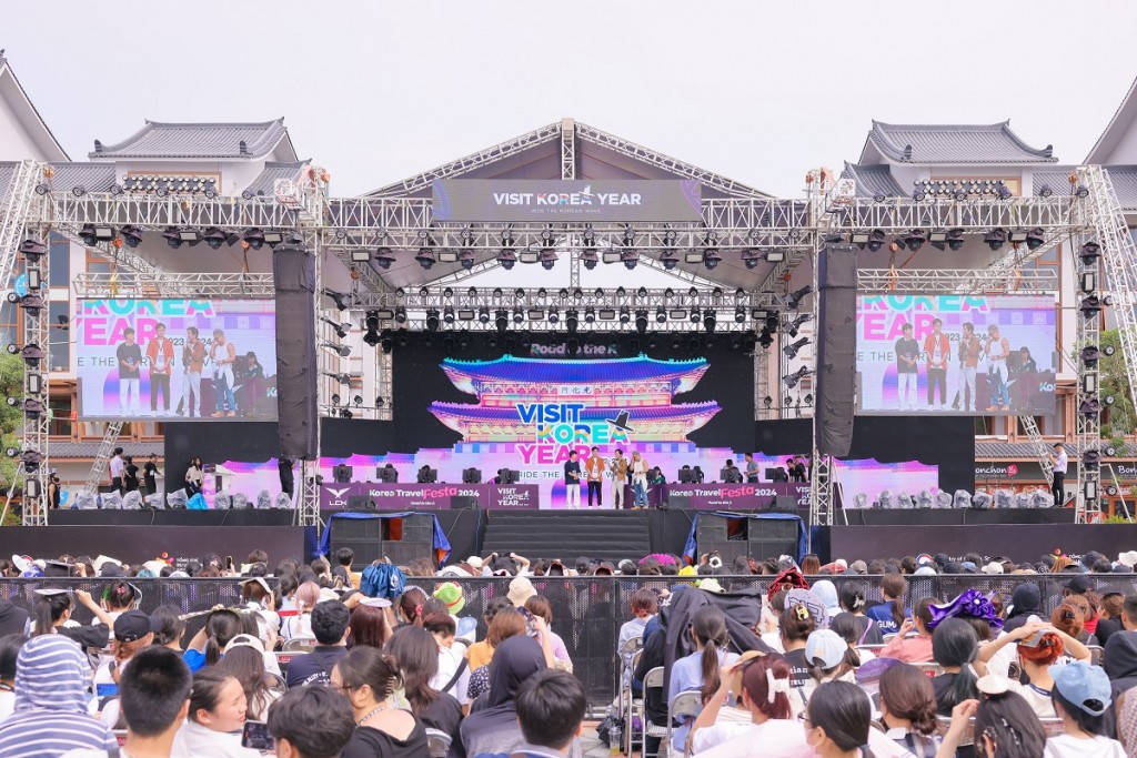 Trong ngày 25/5 - 26/5, Vingroup cũng phối hợp với Tổng cục du lịch Hàn Quốc tổ chức chuỗi sự kiện Lễ hội Hàn Quốc là Lễ hội Korea Travel Festa và Sự kiện Summer K-Day