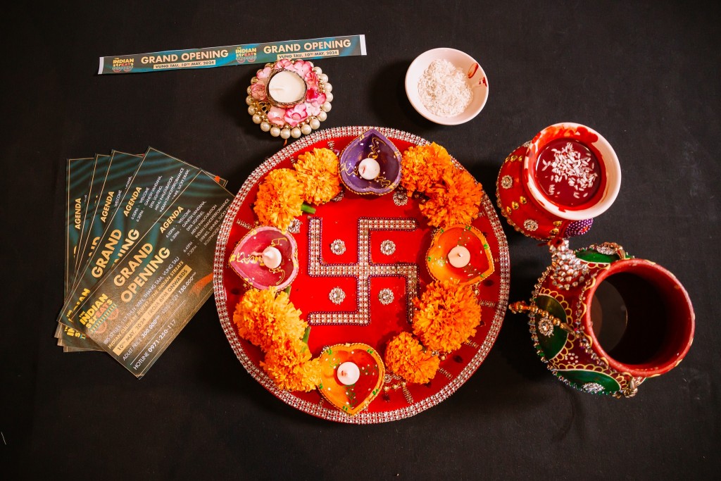 Đến The Indian House thực khách không chỉ thưởng thức bữa ăn đơn thuần mà còn được trải nghiệm về văn hóa ẩm thực Ấn Độ