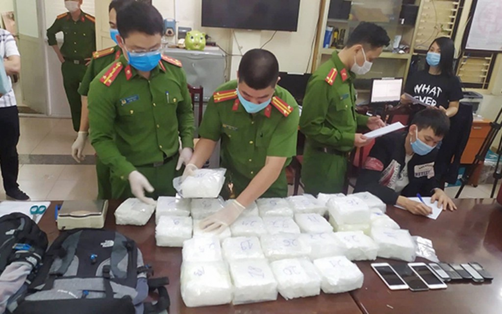 Phó Thủ tướng Chính phủ Trần Lưu Quang, Chủ tịch Ủy ban Quốc gia phòng, chống AIDS, ma túy, mại dâm yêu cầu Bộ Công an mở đợt cao điểm tấn công, trấn áp tội phạm về ma túy trên phạm vi toàn quốc