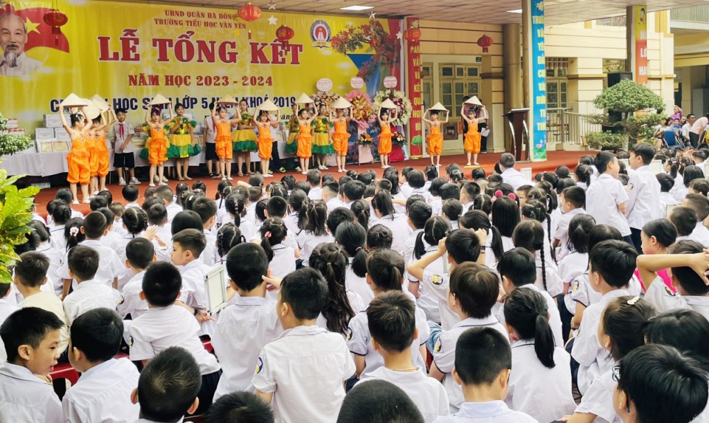 Trường Tiểu học Văn Yên tuyên dương học sinh xuất sắc tiêu biểu